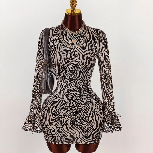 Contrast-color Instagram-style Crew-neck Dress With Flared Sleeves