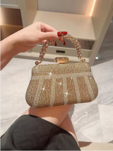 Luxury Clutch For Women A Stylish Accessory With A Chain Strap