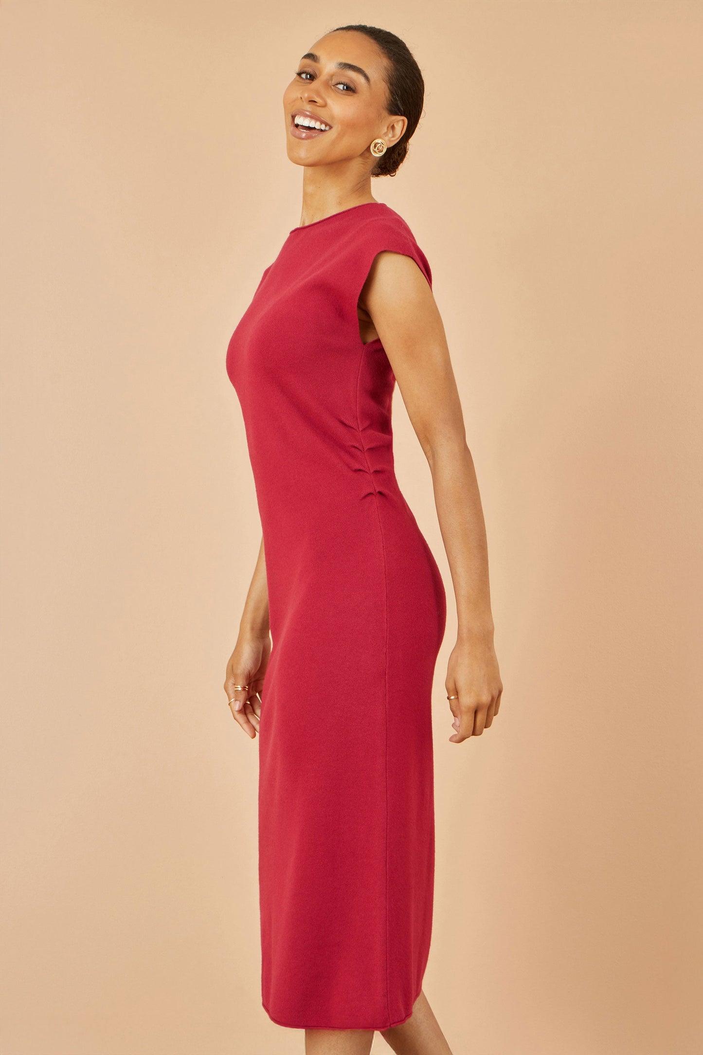 Yumi Burgundy Knitted Ruched Midi Dress