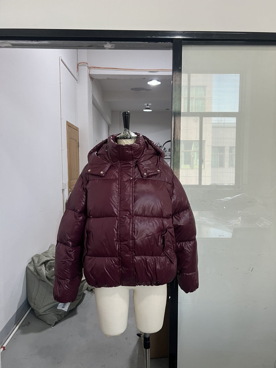 High-end Sophisticated Hooded Cotton Coat With A Zip-up Designwarm And Perfect For Commuting