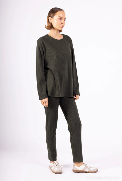 Arrow pattern pants